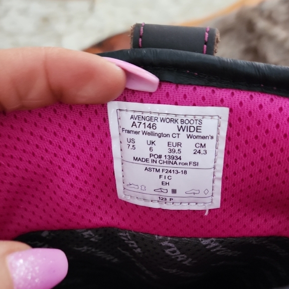 Avengers Brown Boots with Pink Stitching - Picture 7 of 8